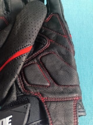 Guantes de piel Verano Ironride Negros y Rojos