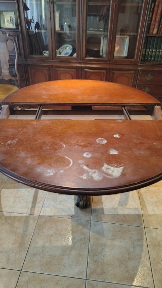 Mesa extensible nogal + 3 sillas