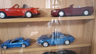 Vitrina expositora con 20 coches colección