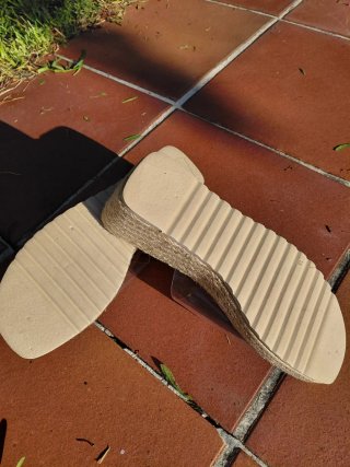 Sandalias WK cuña transparentes beige