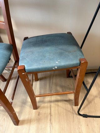 Sillas de cocina y taburete madera