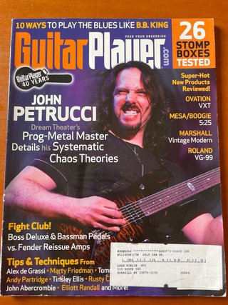 2 revistas: Guitar One (2006)/Guitar Player (2008)