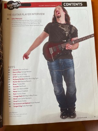 2 revistas: Guitar One (2006)/Guitar Player (2008)
