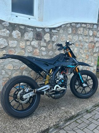 Ciclomotor Rieju MRT Negro/Azul