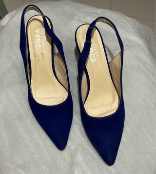 Tres modelos de zapatos con tacón 37/38