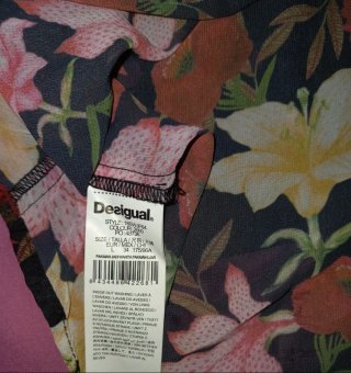 Suéter Desigual Negro con Estampado Floral