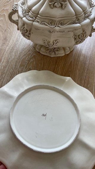 Sopera italiana vintage con fuente