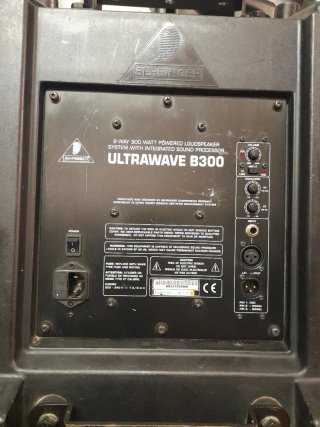 Pareja Altavoces Behringer Amplificados Negros
