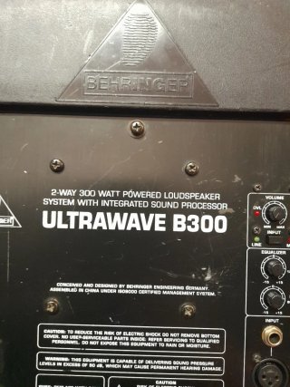 Pareja Altavoces Behringer Amplificados Negros