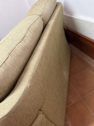 Sofá de 2 plazas color beige-verde claro