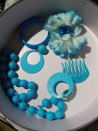 Mantón Flamenco Azul con Flecos y accesorios