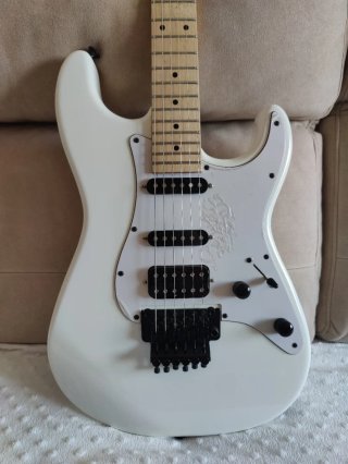Guitarra Jackson Adrian Smith SDX Blanca
