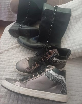 Lote 2 pares botas niña talla 35