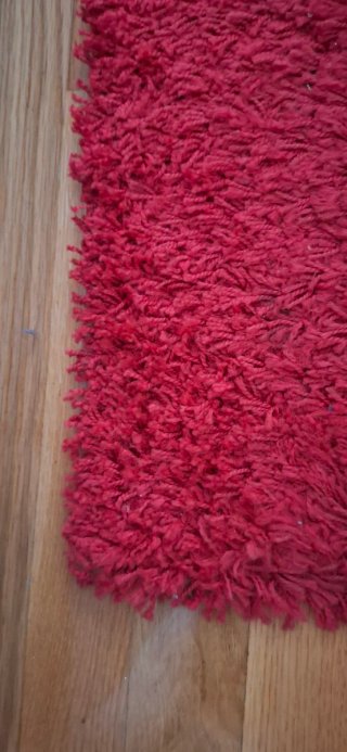 Alfombra roja de salón pelo medio