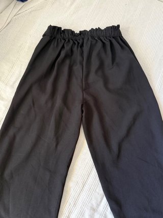 Pantalón ancho negro con cinturón