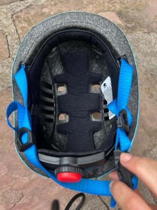 Casco infantil dinosaurios azul