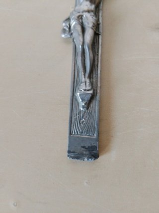 Crucifijo de metal