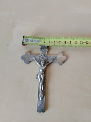 Crucifijo de metal