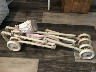 Carrito Muñecas Plegable La Nina