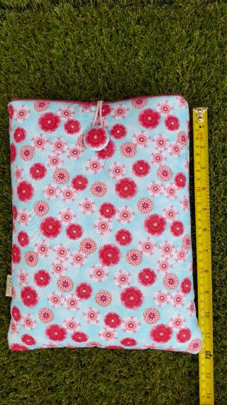 Funda libro acolchada hecha a mano