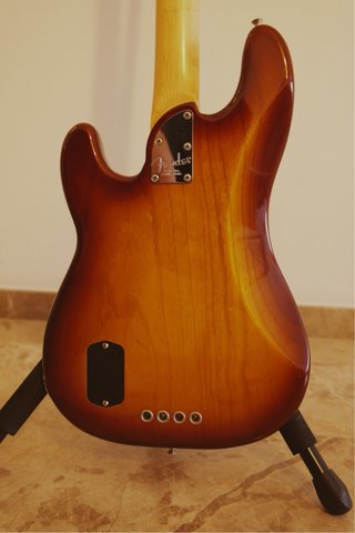 Fender American Elite Precision Bass
