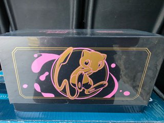 Caja Regalo Pokémon TCG Mew Radiante 2.0