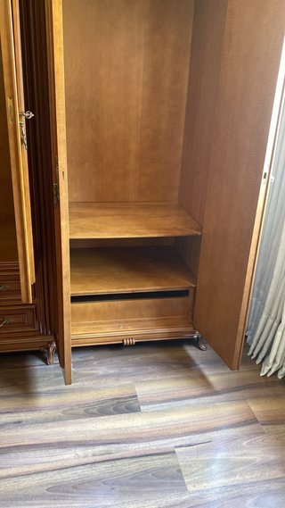 Armario de madera