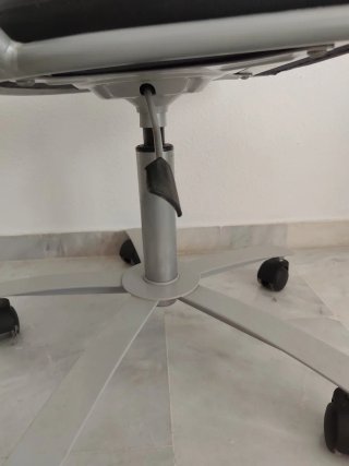 Silla de escritorio regulable con ruedas