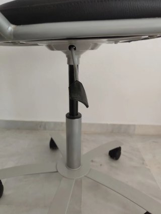 Silla de escritorio regulable con ruedas