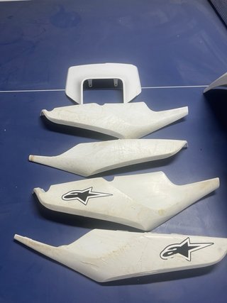 Plásticos traseros Husqvarna