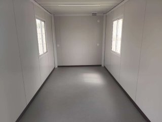 Caseta metálica prefabricada 6 x 2,40m