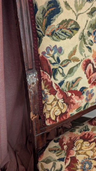 Sillón antiguo floral para restaurar