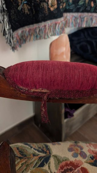 Sillón antiguo floral para restaurar