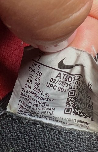 Botas de fútbol Nike Tiempo piel negras/rojas
