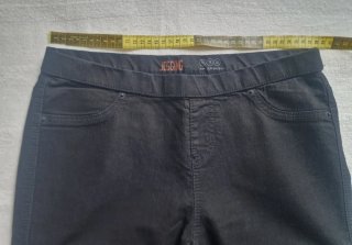Jeggings neri mai indossati