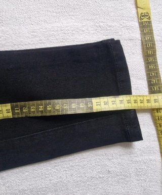 Jeggings neri mai indossati