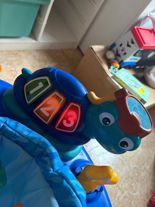 Saltador y Centro de Actividades Baby Einstein