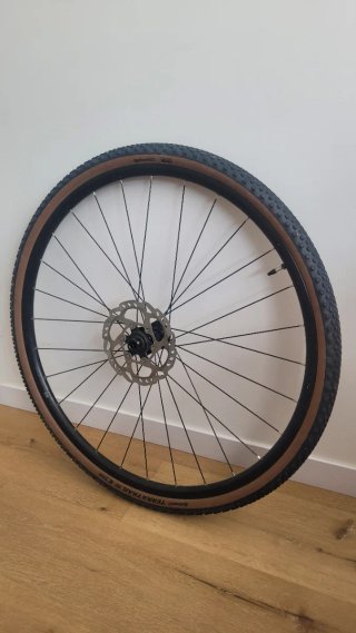 Ruedas Bontrager Gravel 700x40 + Cassette y discos