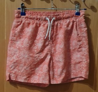 Bañador coral con estampado paisley
