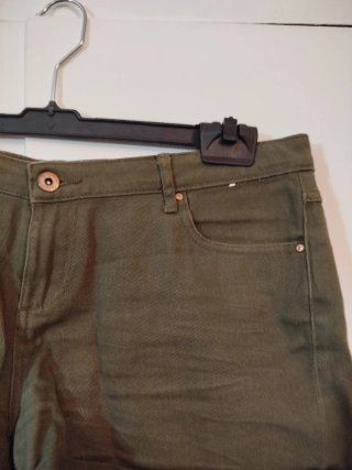 Pantalón corto verde militar
