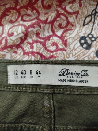Pantalón corto verde militar