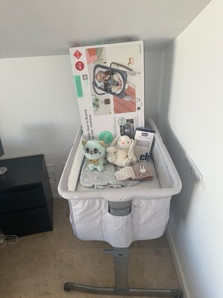 Cuna, hamaca, papelera,mosquitera, peluche y libro