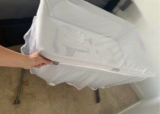 Cuna, hamaca, papelera,mosquitera, peluche y libro