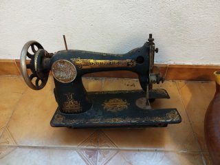 Máquina de coser Singer Esfinge
