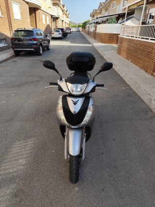 Honda SH 125i con baúl (2009)