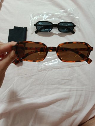 2 pares de gafas de sol