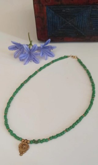 Collar gargantilla vidrio y bronce