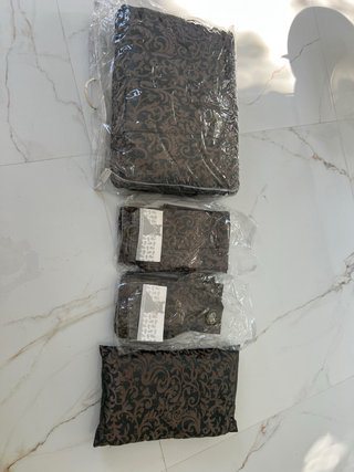 Juego de lino: cortinas, cubrecama y cojín