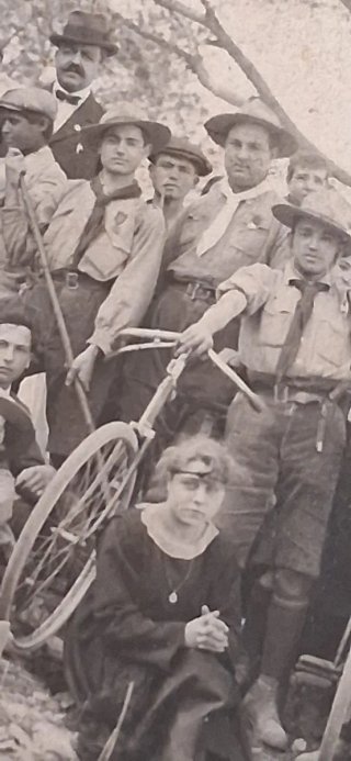 Manuscrito  fotos  Cartagena militar con medallas