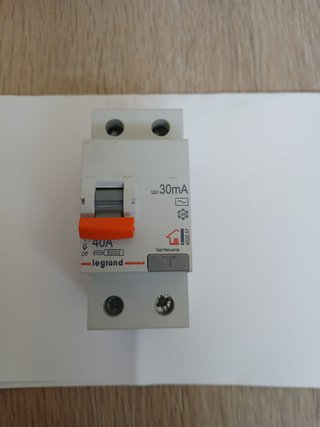 Kit interruptores y disyuntores eléctricos